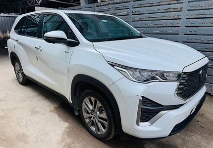 Innova Hycross
