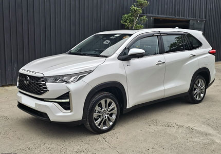 Innova Hycross